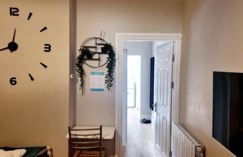 Stylish Self-Contained Apartment with Private Entrance & Self Check-In - Foto 8