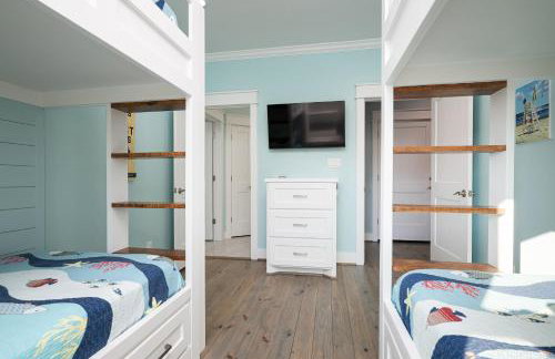 Luxury Beachfront l Sleeps 20, Hot Tub, Pool & Game Room Fun! - Foto 76