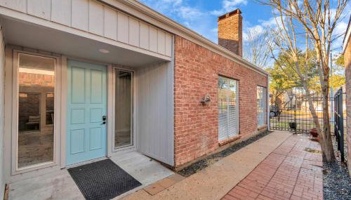 AccessibleGem 3BR Jacuzzi & Air Hockey Sleeps 13 Chinatown - Foto 2