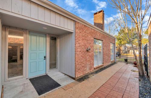 AccessibleGem 3BR Jacuzzi & Air Hockey Sleeps 13 Chinatown - Foto 2