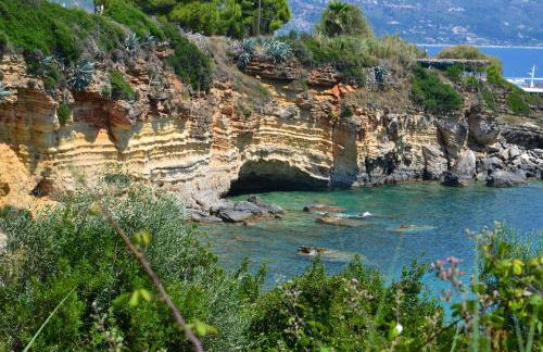 Spacious 1 bedroom apartment 2 km to Pessada beach - Photo 40