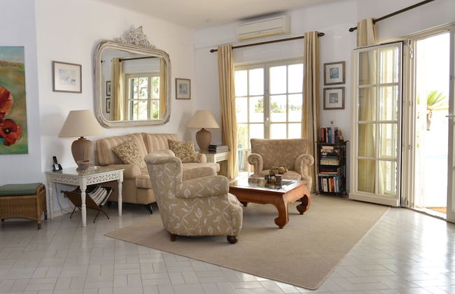 Villacasatulipa-sleeps4-garden-pool-bbq-ac - Foto 7