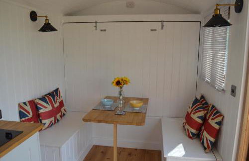 Under the Stars Shepherds Huts at Harbors Lake - Photo 22