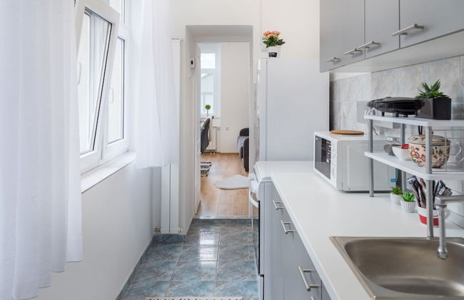 Bright 2BDR Apt near Main Bus Station-FREE PARKING - Foto 7