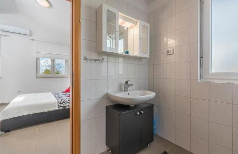 Villa Marilu, modern villa with pool near the sea - Foto 19