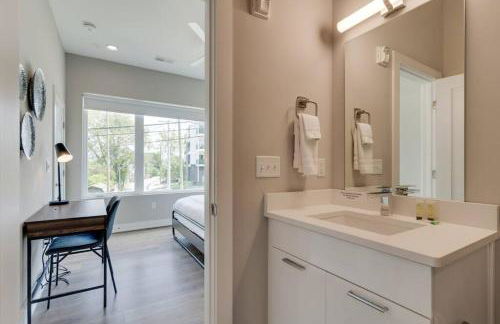 Spacious 2BD-Close To Everything - Foto 18