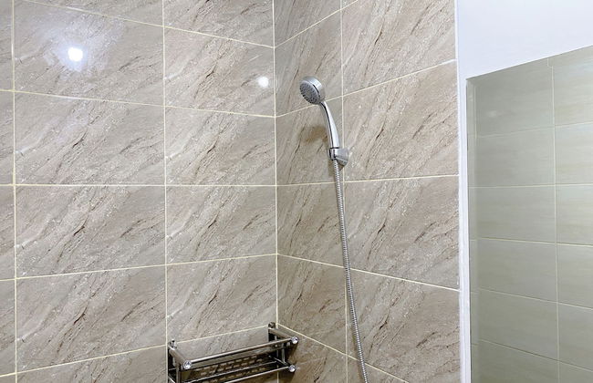 Serene And Tidy Studio Apartment Transpark Juanda Bekasi Timur - Foto 12