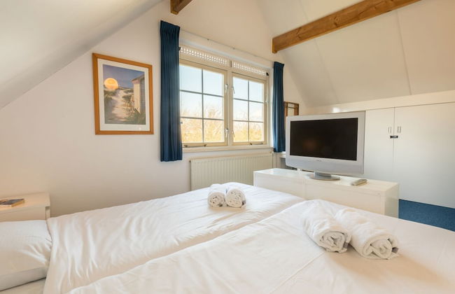 Comfortable Villa With Wifi, Near the Sea in Cosy Domburg - Photo 2