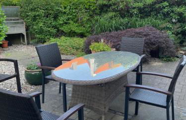 Twenge Retreat - Haus Nähe Stadt und Flughafen mit Garten, 3 Zimmer, TV, Küche, Bad und Netflix - Foto 41