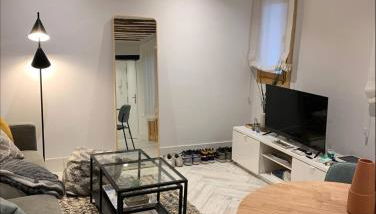 Modern & cozy 1 bedroom apartment in Malasaña - Photo 3