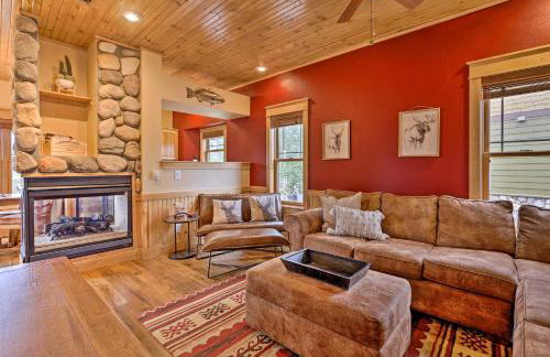 Fish, Hike and Ski Riverfront Granby Cabin! - Foto 5