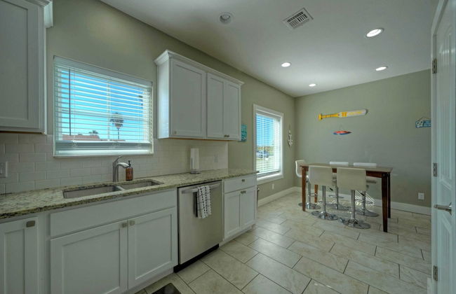 Ridley Retreat Community Pool, Mins to the Beach Corpus Christi + Port A - Foto 15