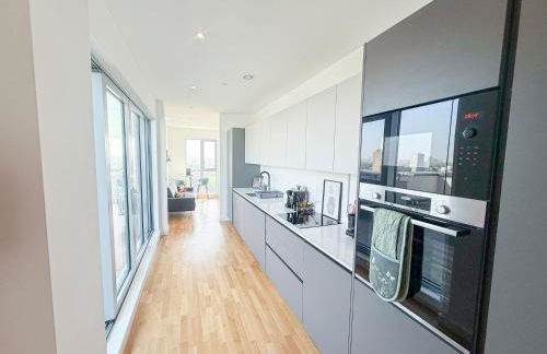 Lux 3-Bedroom Penthouse in Battersea with 3 Private Balconies near Clapham , Nine Elms by NourNest Apartments - Foto 26