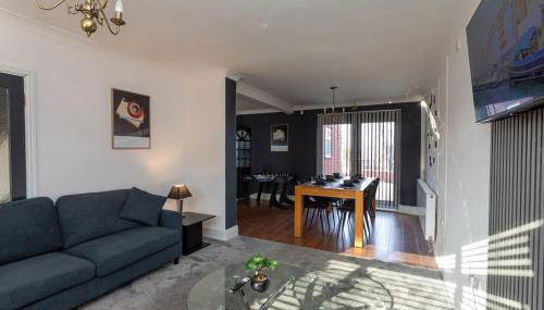 Newly Refurbed Home With Football Table Near M5 Junction 2 - Foto 1