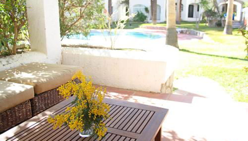 Beautiful seafront house - Photo 2