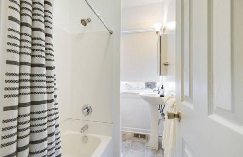 Cozy Retreat in Downtown Lancaster with Backyard Patio - Foto 10