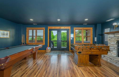 Whiskey Hills - Newly Remodeled Luxury Cabin with Hot Tub, Incredible Views close to Asheville, walk to Hatley Pointe & Ski! - Foto 3