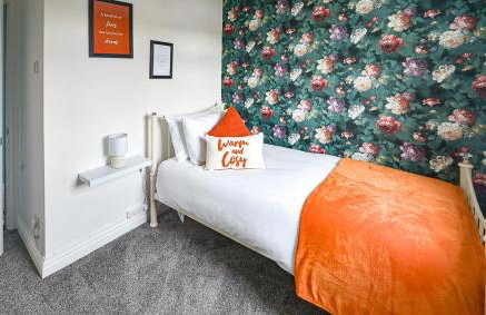 Huntsfield House- Stunning Modern 4 Bedroom House Suitable for Work and Leisure Stays - Foto 31