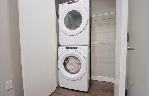 Hollywood Escape! Elegant 2BR 2BA Rental - Foto 18