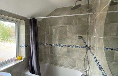 Large Stylish 2 Bedroom Apartment Stevenage Sleep 6 - Foto 30