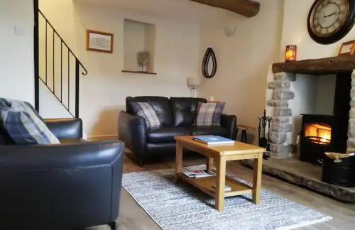 The Beautiful Bobbin - Premium Cottage with views, local walks, wood burner & pubs - Photo 2