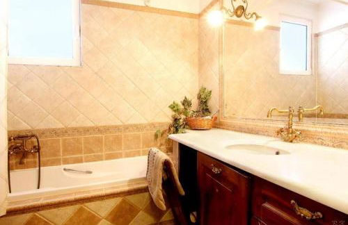 In White Villa - Photo 26