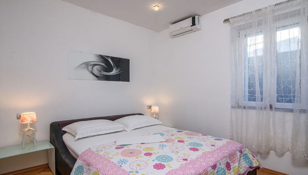 Modern Apartment in Arbanija with Hot Tub - Foto 5, Zimmer