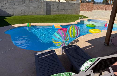 Newly Remodeled Pool Villa 3BD 3BA By Summerlin - Foto 4