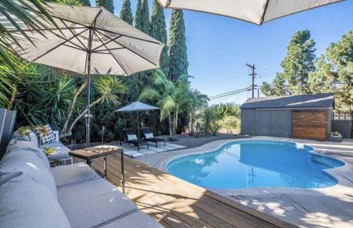 Agua Dulce - Mid Century Oasis - Pool &Hot Tub - Foto 28