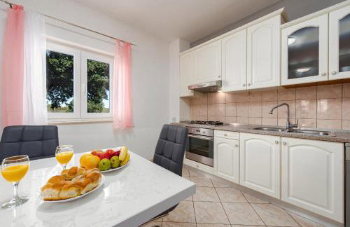 Holiday House Laetitia with pool - Foto 36