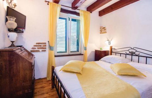 7 Bedroom Gorgeous Home In Grabovac - Photo 37