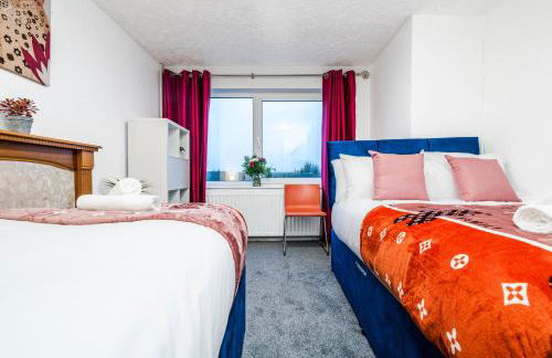 Mayflower 5-Bed Home, Contractors, Family, Harry Porter - Photo 44