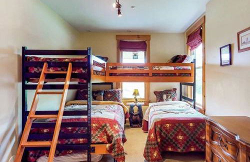 The Glen House -9 Bdrm Estate Sleep 26 Movie Theater,Pool,Golf,Ski - Foto 11