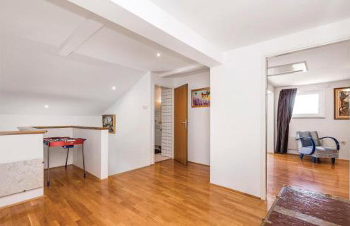 4 Bedroom Gorgeous Home In Jurdani - Photo 36