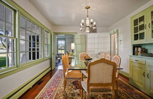 3BR Farmhouse with Porch Fire Pit Horseshoe Pit - Foto 12