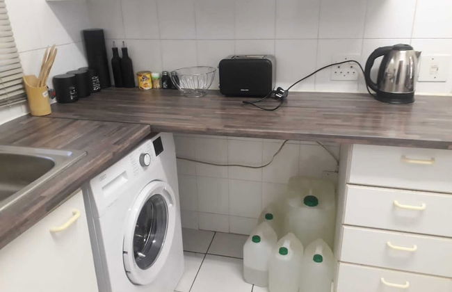 Central Sandton Apartment - Photo 35