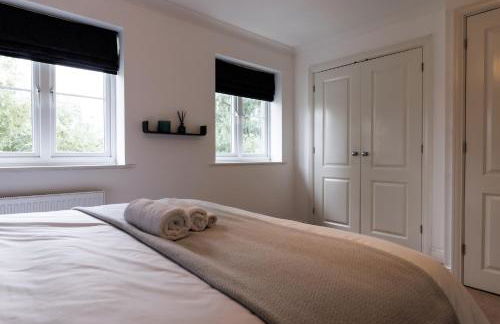 Spacious 4-Bedroom House in Aylesbury Ideal for Contractors Professionals or Larger Families - Foto 27