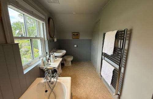 Tranquil Seaside Cottage by NewFo - Photo 32