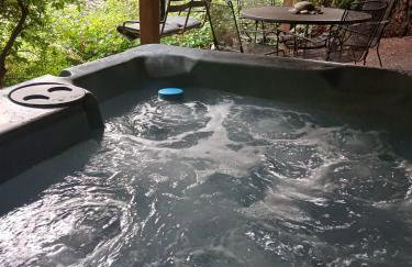 Chase's River Cabin - Hot-tub Firepit & Fireplace - Foto 3