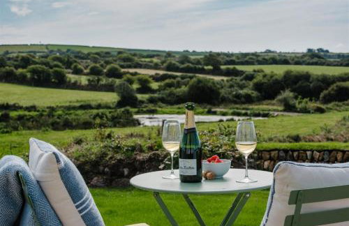 Shepherds Hut at Chenhall Farm - Photo 5