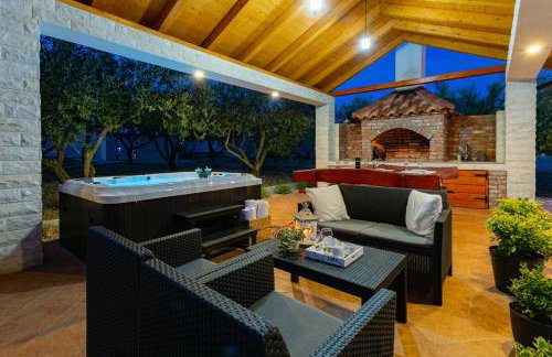 Villa Lorema-pet friendly on 5000 sqm garden,pool, jacuzzi, billiard&PS5 - Foto 6
