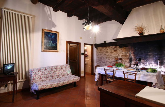 Historic Castle With View - Photo 3