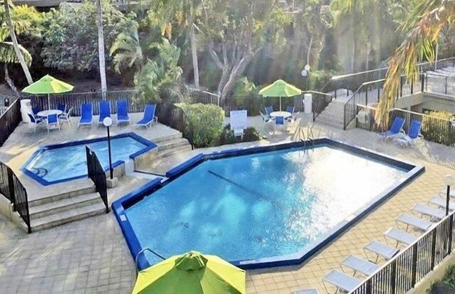 End Unit With Ocean Views And Juliet Balcony. 2 Bedroom Condo by RedAwning - Foto 11