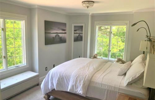 The J Luxury Villa - Southampton Poolside Retreat with Sauna - Foto 25