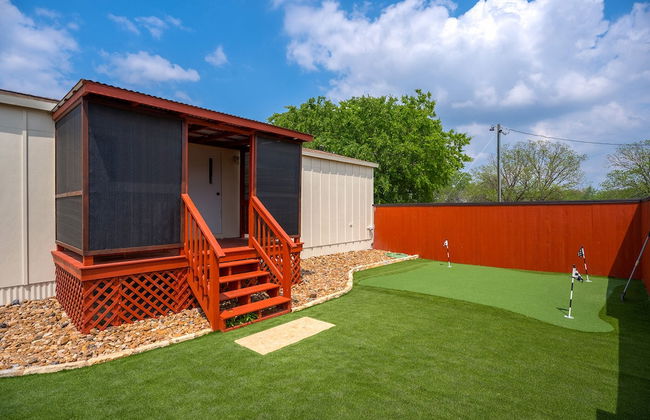 Comfort Charmmini Putting Greengame Roomgrill5 - Photo 27