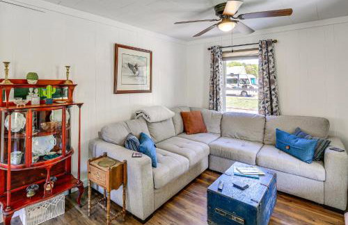 Walk to River and Trails Cozy Damascus Cottage! - Foto 3