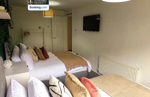 2 Large Bedroom House By Homebird Property Management Short Lets & Serviced Accommodation Leeds With Private Parking & Garden - Foto 12