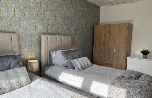 Modernised central Wigan townhouse sleeps up to 6 - Foto 4