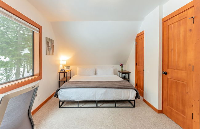 Indigo Owl by Avantstay Cabin w Firepit Minutes to Lake Slopes - Photo 19