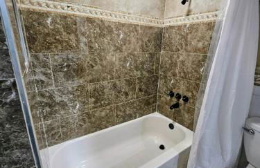 Woodhaven Cottage Downtown McKinney - Foto 33